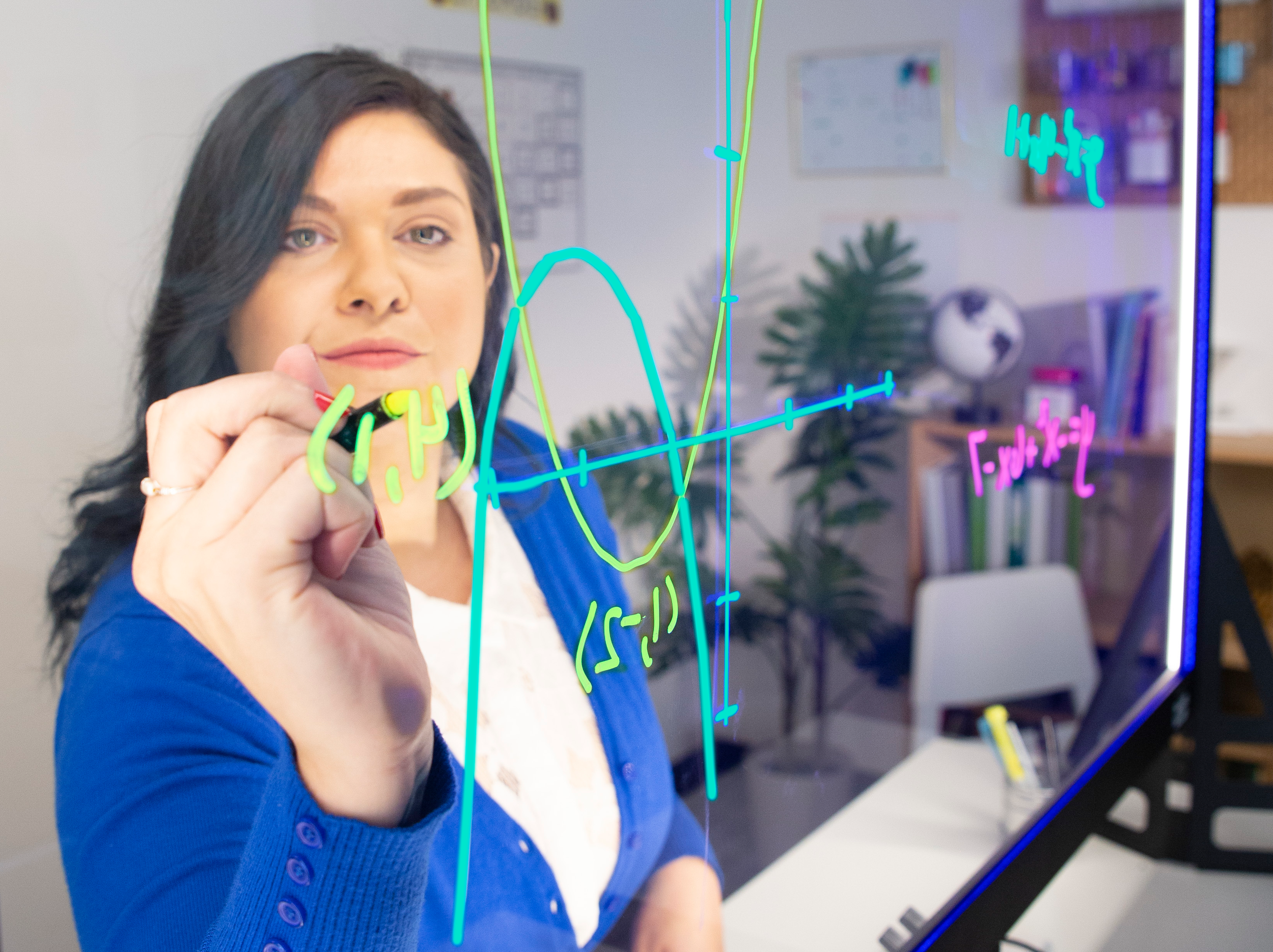 eGlass-Teacher-Writing-1